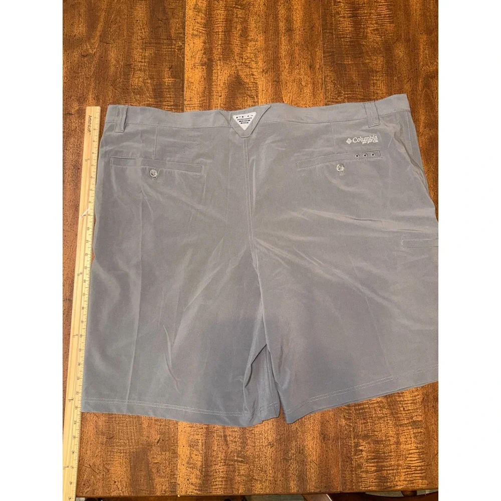 Columbia PFG Shorts Mens Size 48 Waist 10in Inseam Nylon Omni-Shade Gray